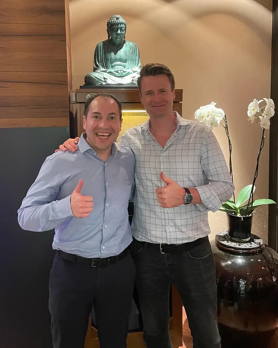 Dr. Daniel Rojas junto al Dr. Patrick Raiss en Múnich, Alemania