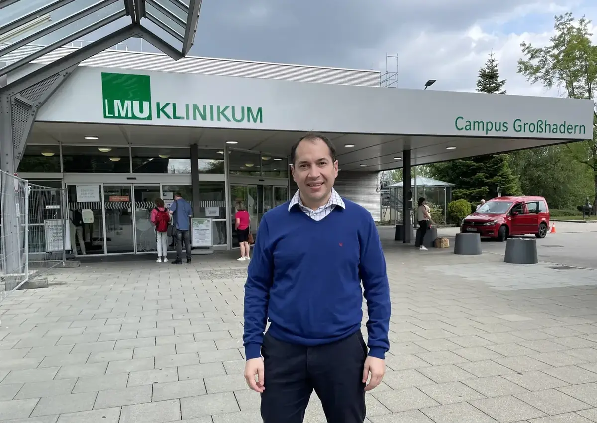 Dr. Daniel Rojas en el LMU Klinikum, campus Großhadern, Múnich